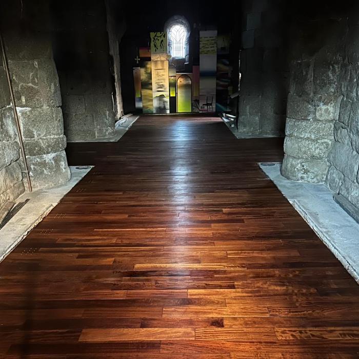 Parquet Madrid • Parquets y Tarimas Oscar • Lijado y Barnizado de la Ermita de Sta María Meñique